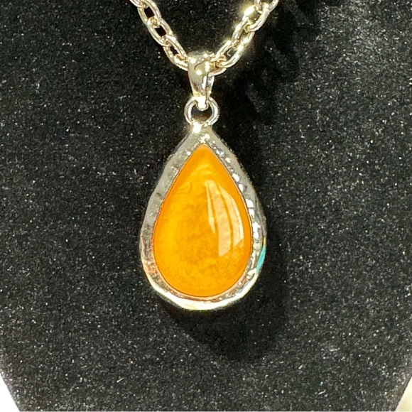 Vintage Signed KC Amber Teardrop Pendant Silver Toned Necklace - Picture 6 of 7